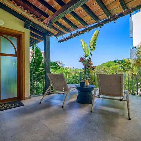 Maxwell Residences At Indah Puerto Vallarta Exterior photo