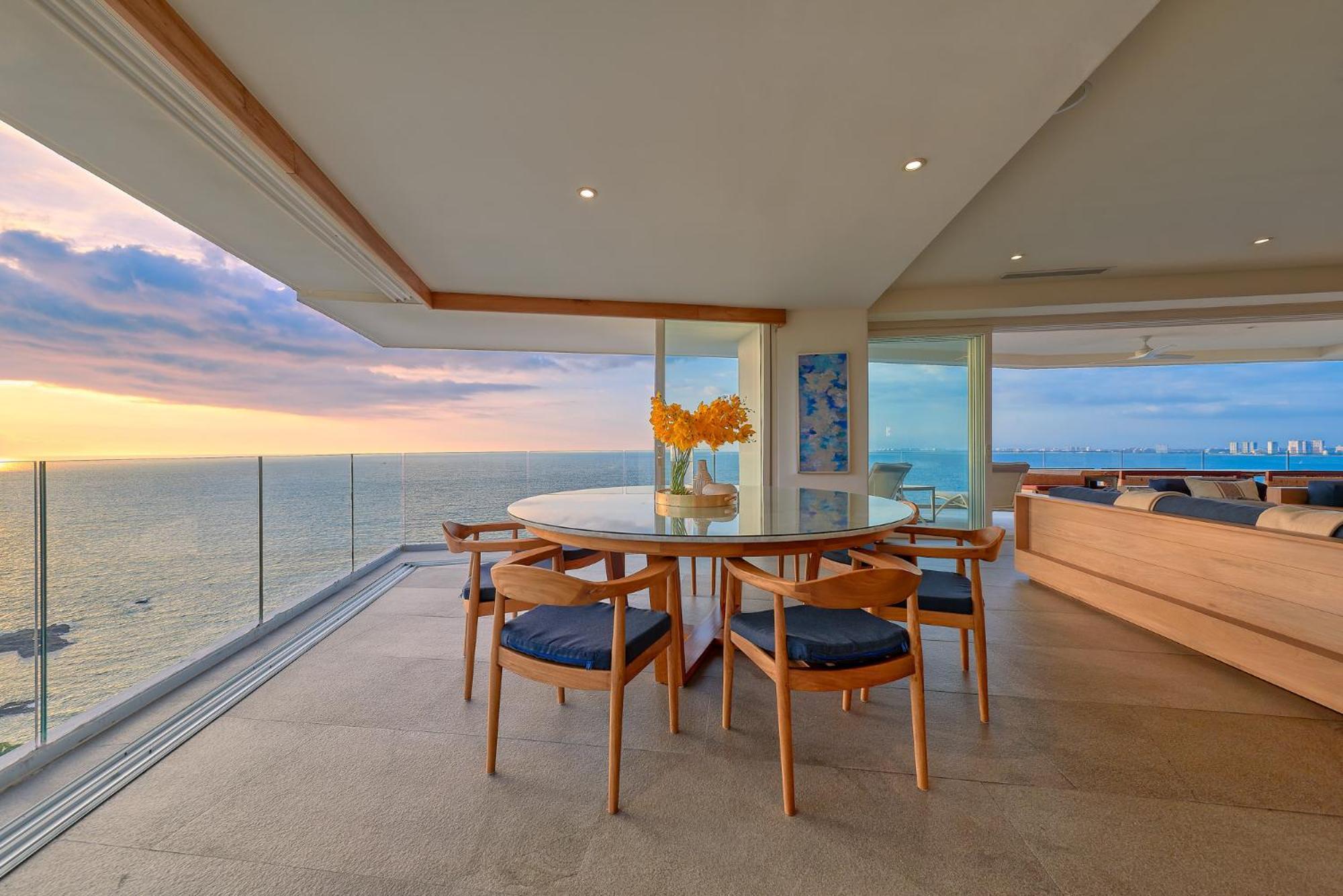 Maxwell Residences At Indah Puerto Vallarta Exterior photo