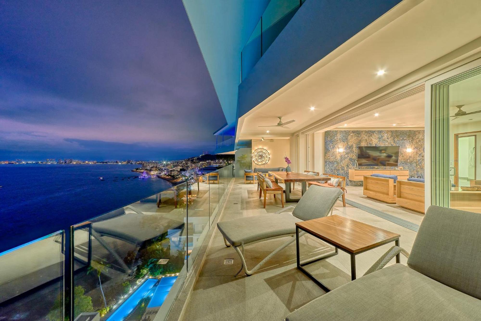 Maxwell Residences At Indah Puerto Vallarta Exterior photo