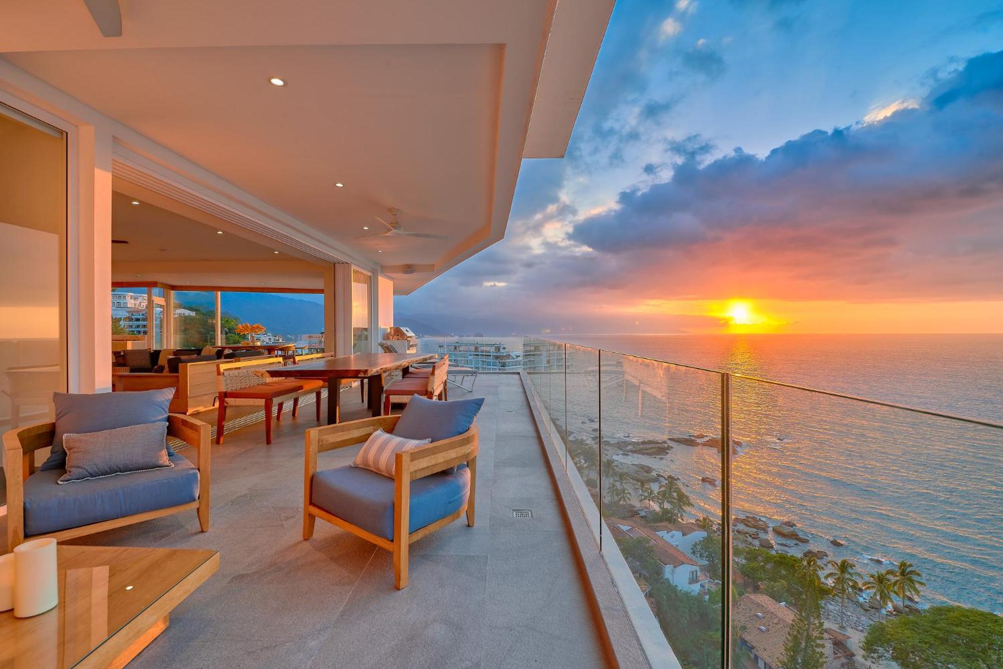 Maxwell Residences At Indah Puerto Vallarta Exterior photo